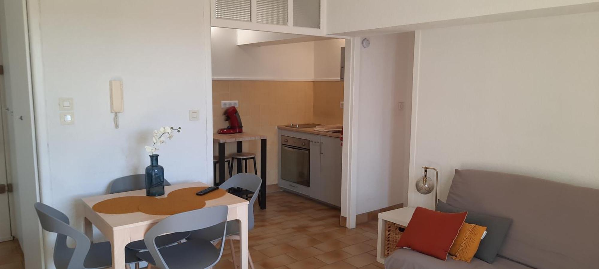 Appartement Climatise Avec Terrasse Au Coeur De Nyons Exterior photo